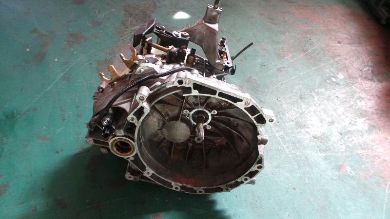 Pomello Leva Cambio Compatibile Ford, In Pelle Nera, Schema 6 Marce, Con Filetto Interno 12mm, OE 1798600